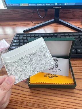 Goyard White Printed Card Holder with Chevron Motif